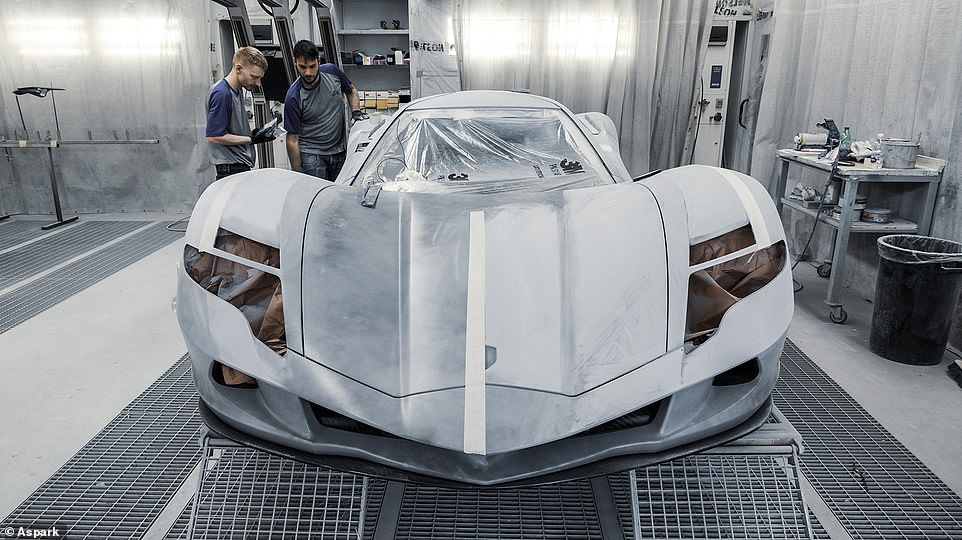 The hypercar's bodywork is constructed entirely of carbon fibre panels. The  chassis is also carbon, meaning the Owl tips the scales at 2,000kg