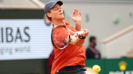 Jannik Sinner hat bei den French Open das Viertelfinale erreicht.