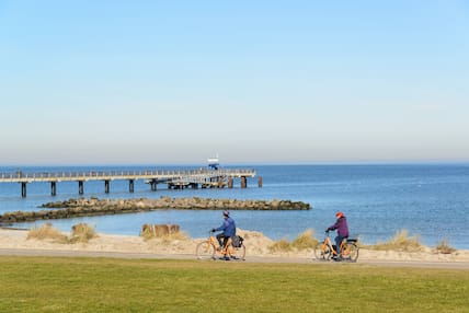 Der Ostküsten-Radweg führt malerisch entlang der Küste.