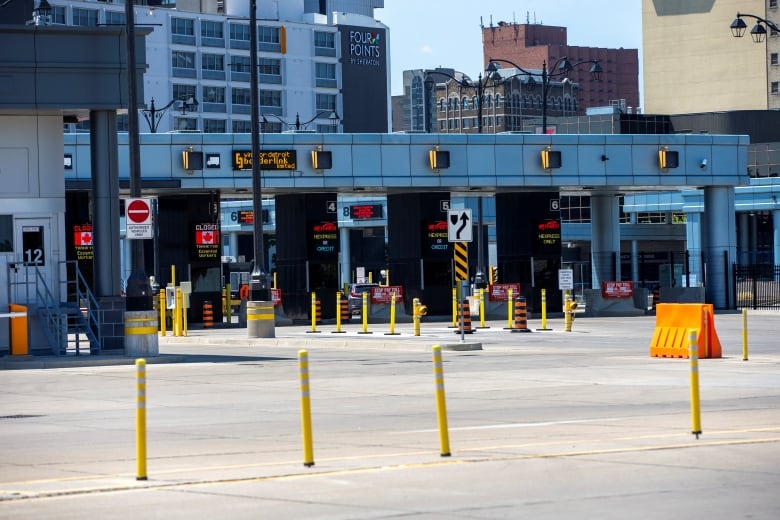 Vehciles at a border crossing